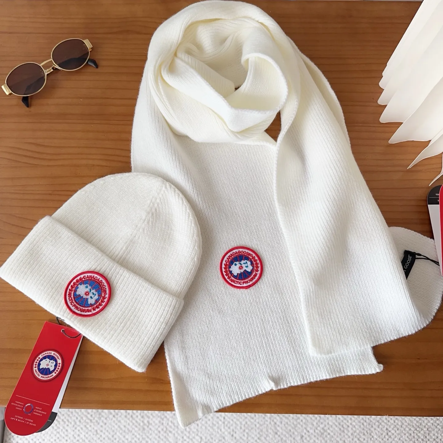 💰90 CANADA GOOSE Canada Goose winter warm cashmere cold hat. Rabbit wool material, thick feel, not easy to deform. Fashionable and versatile couple hat, imported embroidery logo, cashmere cotton yarn, head circumference: 55-58cm